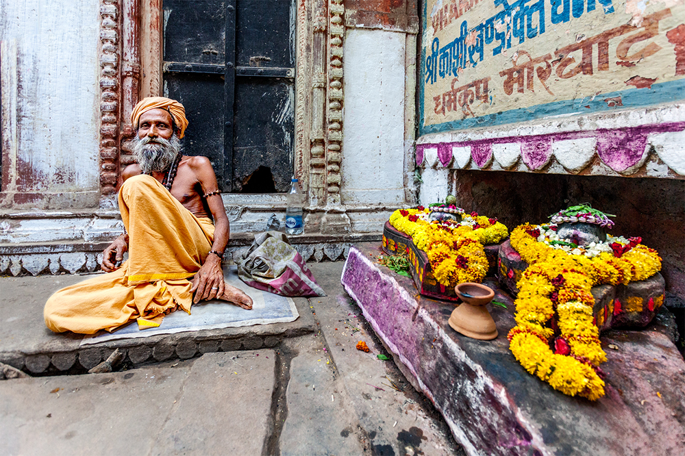 Canon 5D Mark II,cyfrowo,Indie,portret uliczny,Sadhu,trochę koloru,Varanasi,w drodze