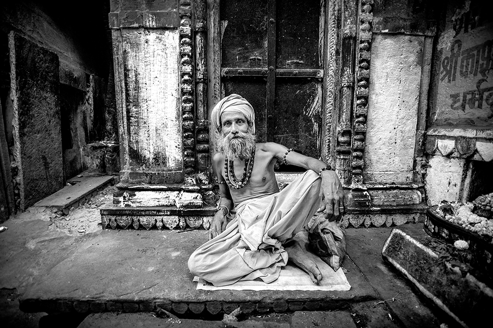 Canon 5D Mark II,cyfrowo,czarno - białe,Indie,portret uliczny,Sadhu,street,Varanasi
