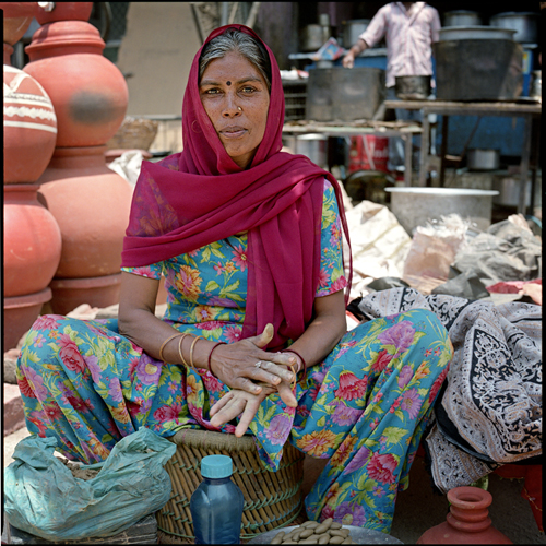 Delhi,galeria,Indie,na błonce,portret uliczny,sprzedawcy,trochę koloru,wyprawa